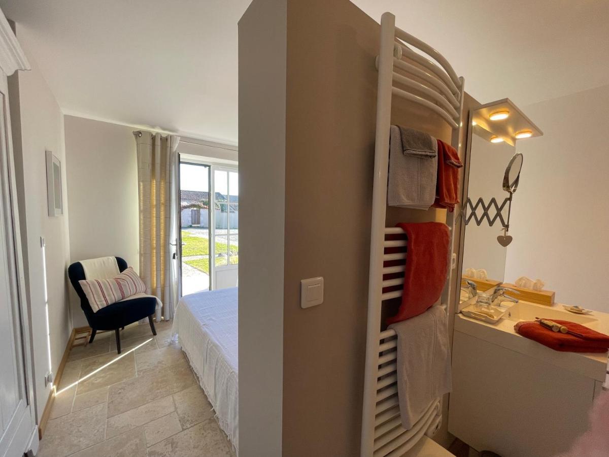 La Ferme Buissonniere Bed and Breakfast Bardou Exteriör bild