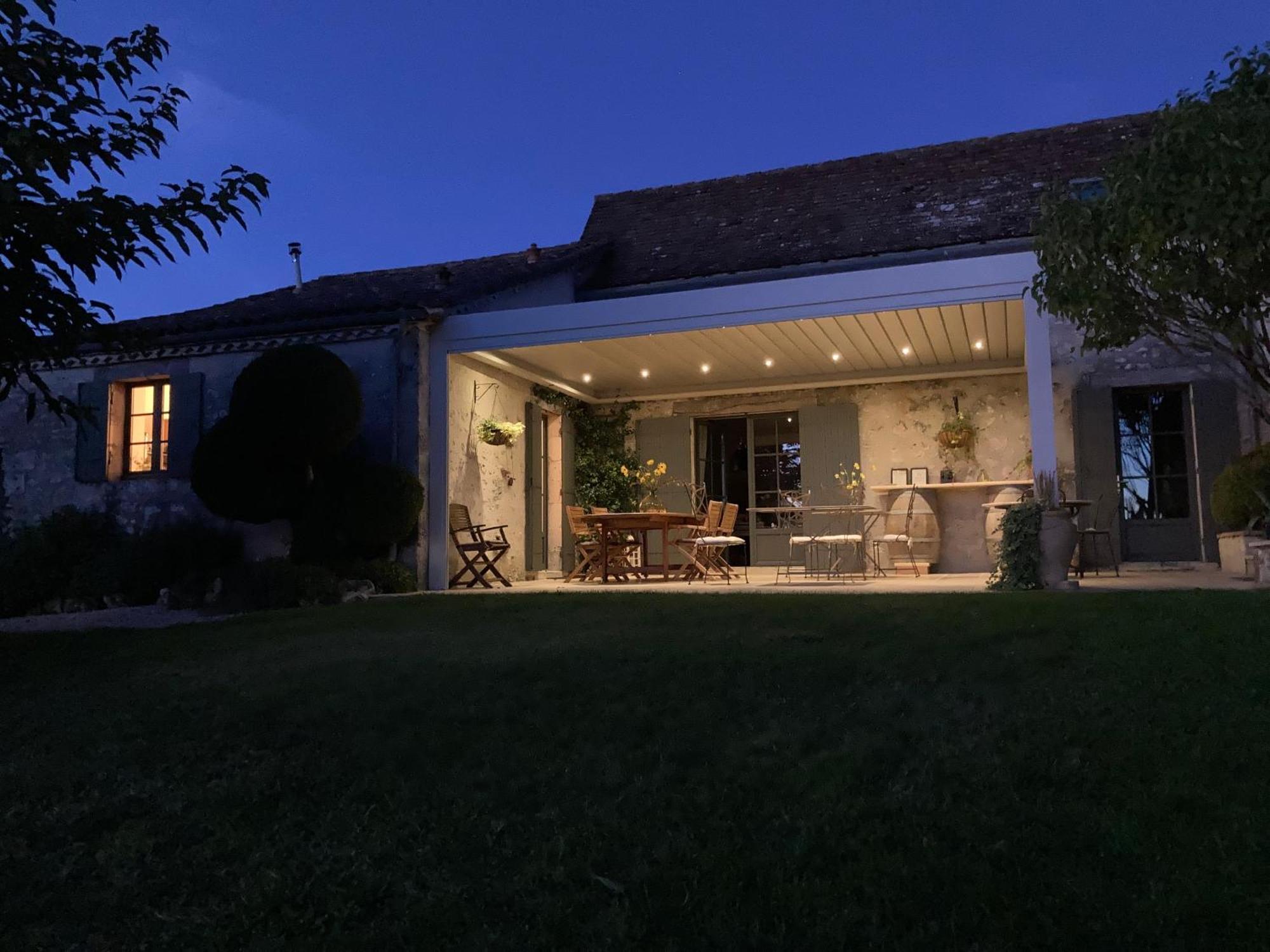 La Ferme Buissonniere Bed and Breakfast Bardou Exteriör bild