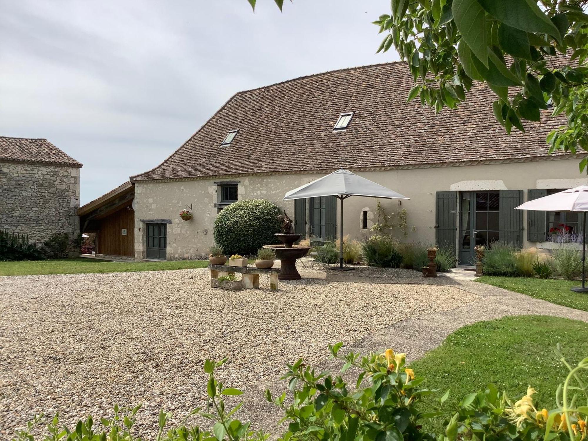 La Ferme Buissonniere Bed and Breakfast Bardou Exteriör bild